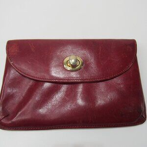 Hobo International Cluth Card Wallet Red Leather Turn Lock Gold Hardware Classic